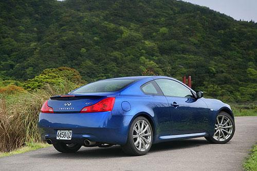  ԼӢG37 Coupe