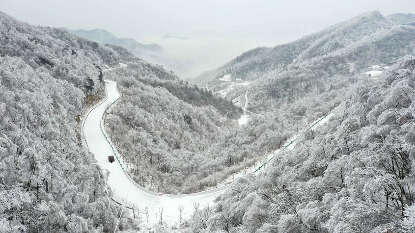 湖北?？迪稚治碲【肮?如水墨画卷